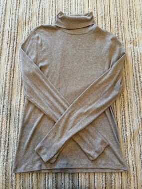 Everlane Lightweight Gray Off-the-Shoulder Knit Turtleneck Sweater